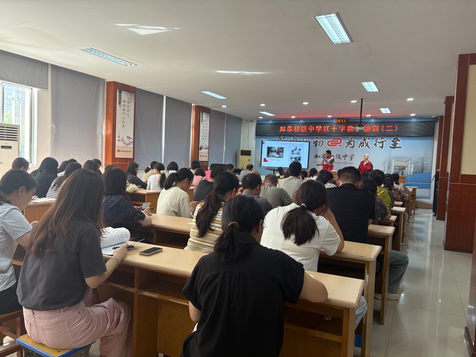 bac6ed5832b04c305653ab615844b00e.jpg